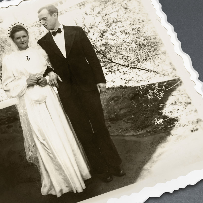 Hochzeitsfoto aus dem Jahre 1944 nach der Retusche